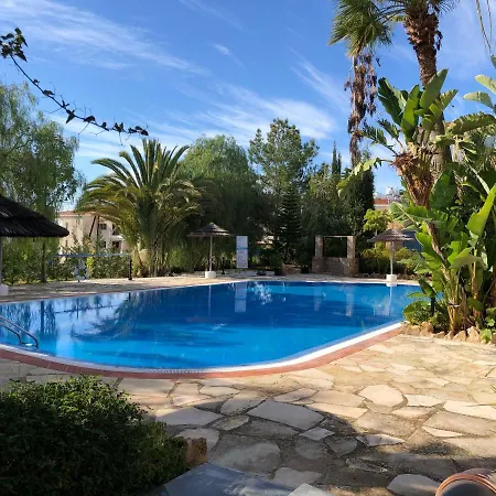Schoenes 3 Zimmer Apartment, Meerblick, Pool, Freies Wlan Peyia Exterior photo
