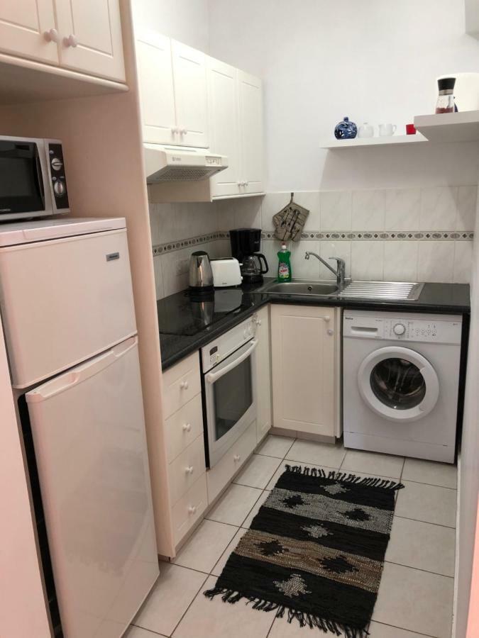 Schoenes 3 Apartment, Meerblick, Pool, Freies Wlan Πέγεια