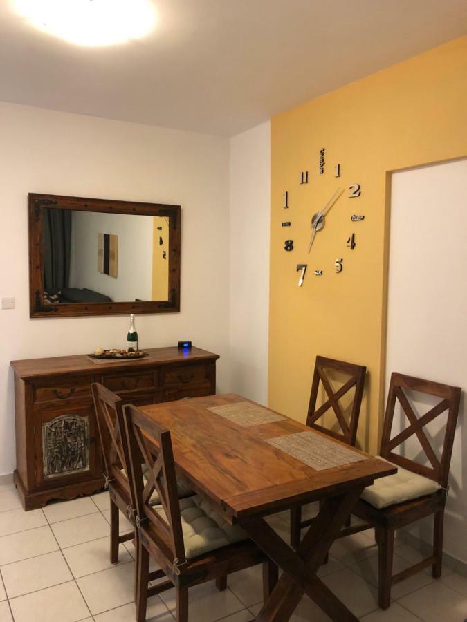 Διαμέρισμα Schoenes 3 Apartment, Meerblick, Pool, Freies Wlan